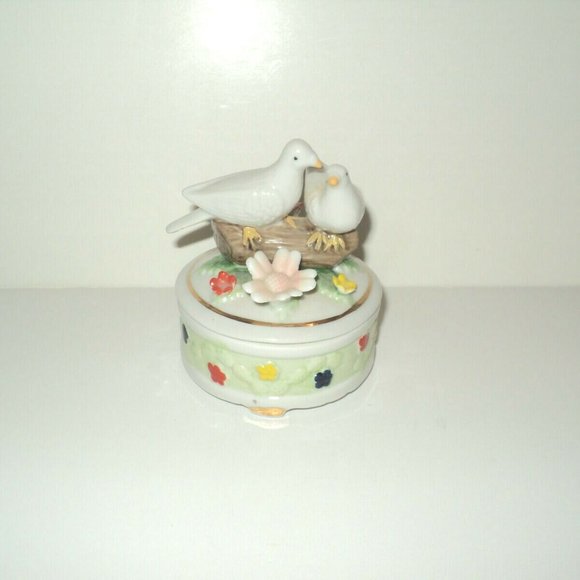 Jewelry Ceramic Trinket Container Box Covered 2 Doves, Flowers Brins of Pgh PA - Picture 1 of 5
